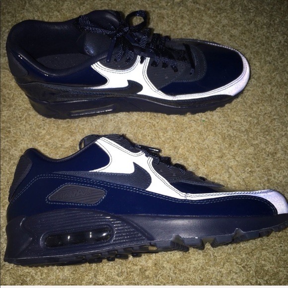 Nike air maxes - Picture 2 of 2
